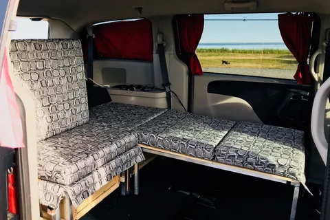 INCOGNITO Grand Caravan Campervan
