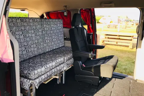 INCOGNITO Grand Caravan Campervan