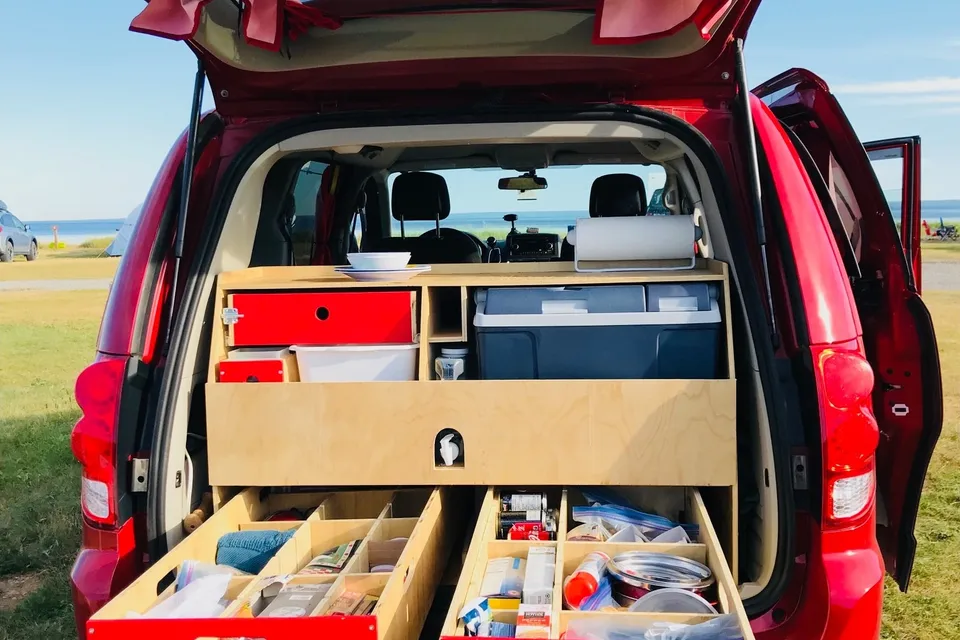 INCOGNITO Grand Caravan Campervan