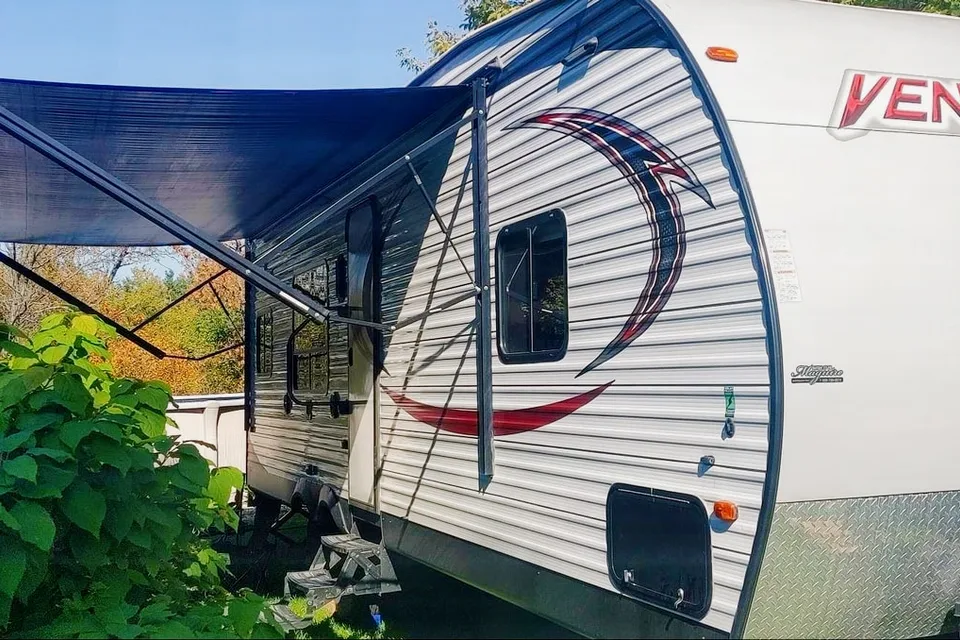 Forest River Vengeance 28V Roulotte cargo (capacité 6 personnes)