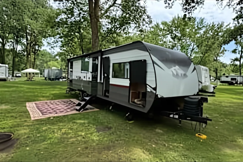 John's Forest River Campsite Reserve 26CJ Travel Trailer