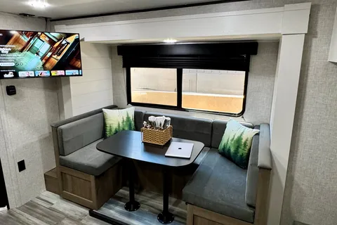 Modern Family Adventure: 2025 Jayco Baja 197MBW