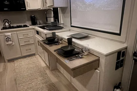 Brinkley's Ultimate Glamping I265