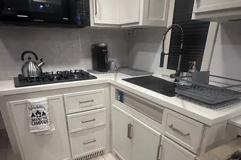 Brinkley's Ultimate Glamping I265