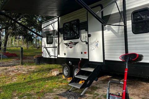 Rebecca's Shasta 25RS Travel Trailer