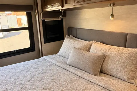 luis's Entegra Coach esteem Class C