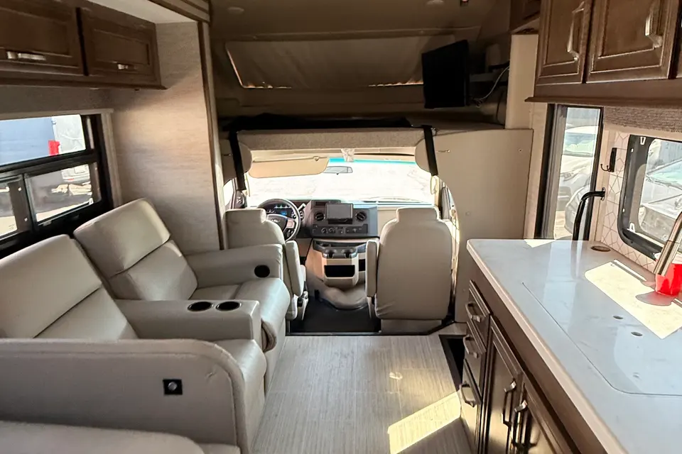 luis's Entegra Coach esteem Class C