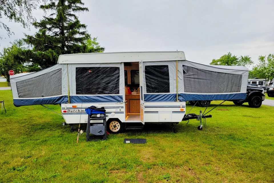 Atiba 's Dutchman  Pop up tent Tent Trailer