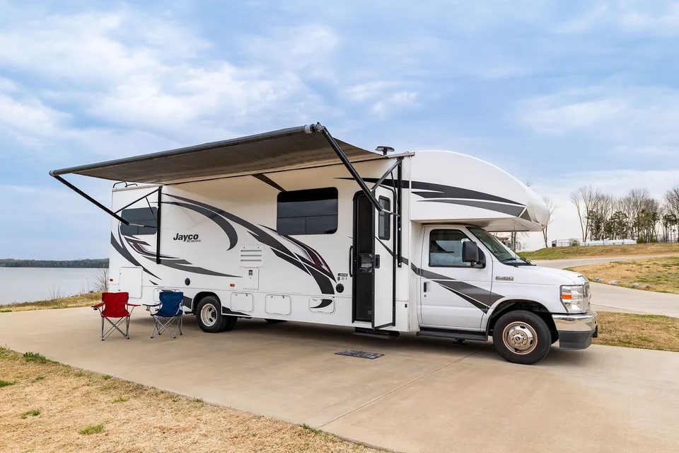 Spacious Dog Friendly and stocked for adventure!!