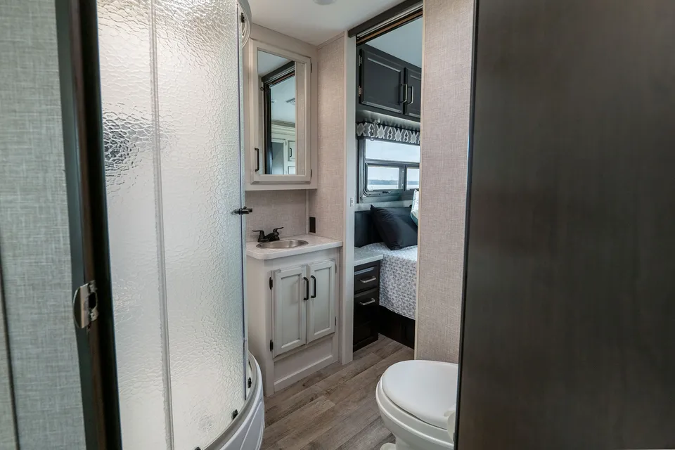 Spacious Dog Friendly and stocked for adventure!!
