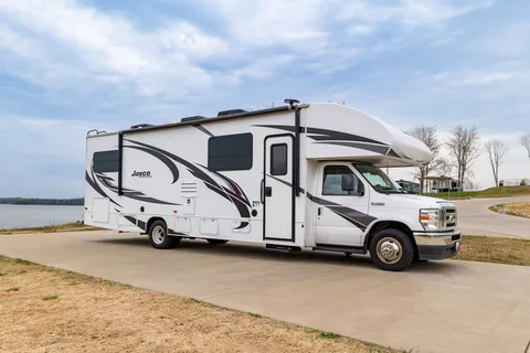 Spacious Dog Friendly and stocked for adventure!!