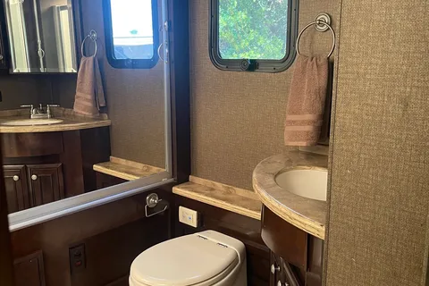 David's Thor Motor Coach Tuscany 44MT Class A