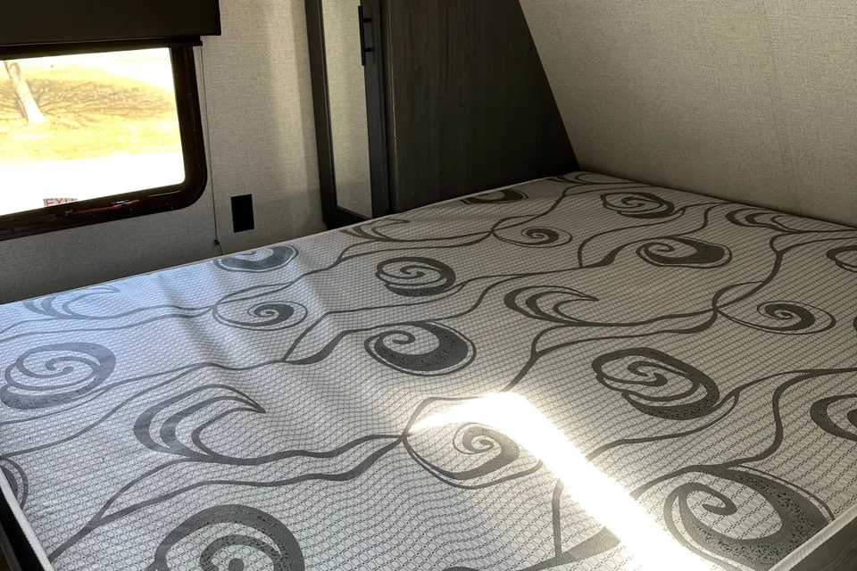 Family Bunkhouse Camper | Sleeps 9 | Fully Stocked | Easy Camping Setup