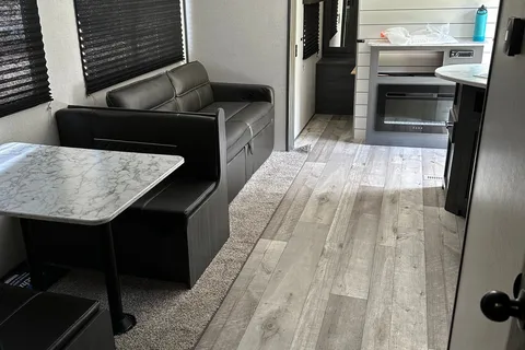 Family Bunkhouse Camper | Sleeps 9 | Fully Stocked | Easy Camping Setup