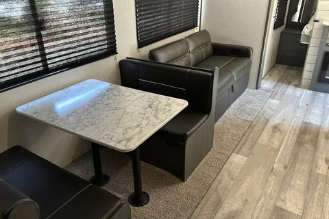 Family Bunkhouse Camper | Sleeps 9 | Fully Stocked | Easy Camping Setup