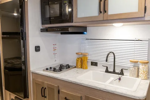 Gulf Stream Kingsport Lite 248bh Travel Trailer