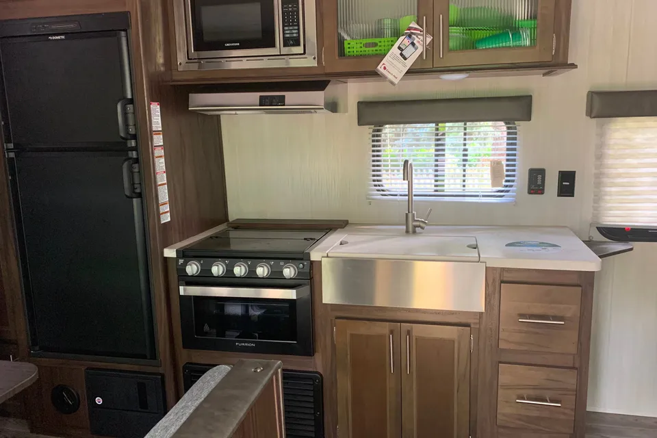 Lion Grey wolf 2019 Greywolf 22MKSE  Travel Trailer