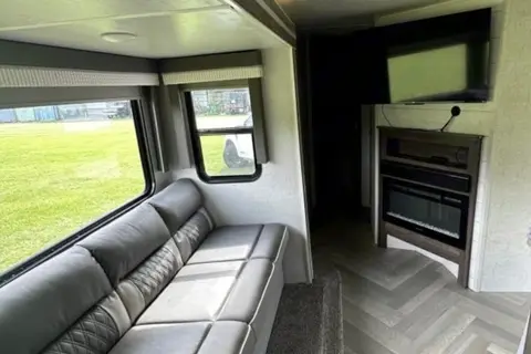 (Delivery ONLY) Andy's 10 Sleeper Forest River Wildwood Travel Trailer