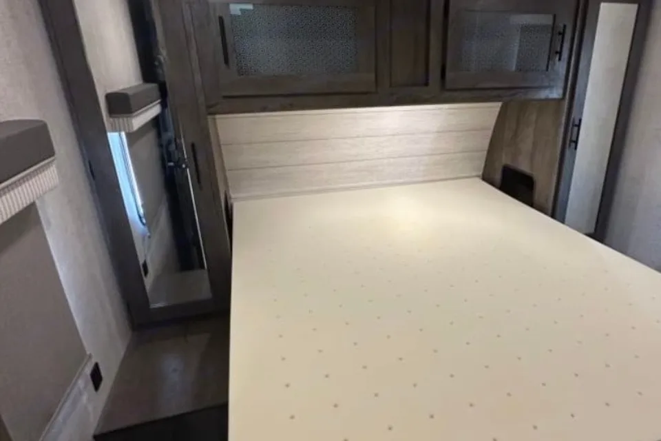 (Delivery ONLY) Andy's 10 Sleeper Forest River Wildwood Travel Trailer