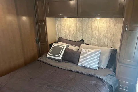 31 foot class A great for group travel or family’s with kids