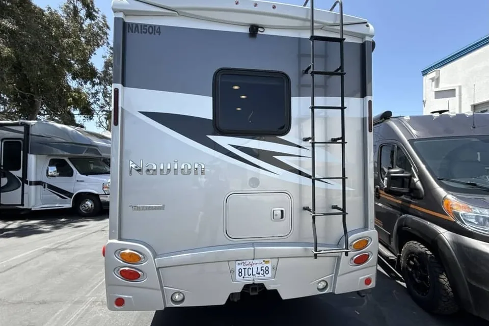 Top Notch Rv - Mercedes Benz Atasca Navion 24v 26'