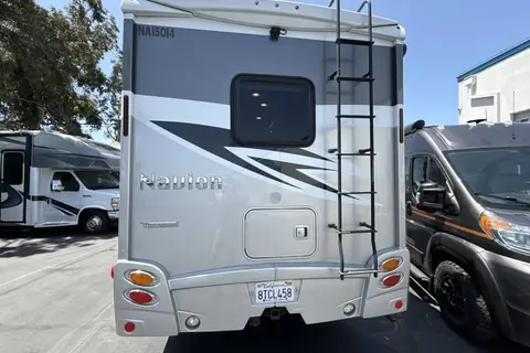 Top Notch Rv - Mercedes Benz Atasca Navion 24v 26'