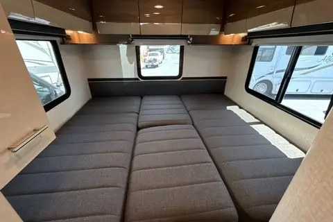 Top Notch Rv - Mercedes Benz Atasca Navion 24v 26'