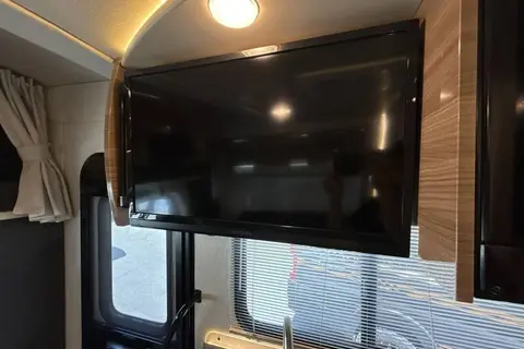 Top Notch Rv - Mercedes Benz Atasca Navion 24v 26'