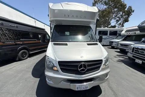 Top Notch Rv - Mercedes Benz Atasca Navion 24v 26'