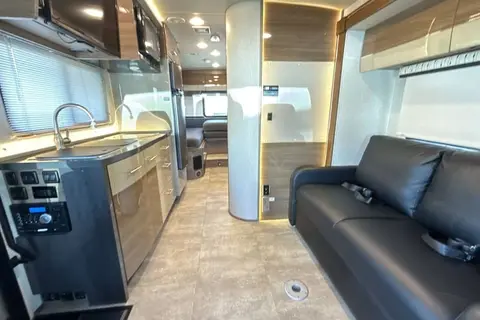 Top Notch Rv - Mercedes Benz Atasca Navion 24v 26'