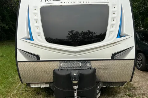 Len’s Coachmen Freedom Express Travel Trailer
