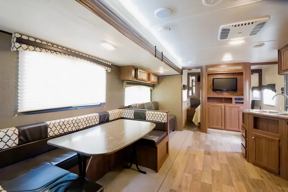 2018 Prowler Lynx with Bunkhouse
