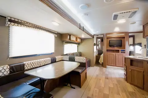 2018 Prowler Lynx with Bunkhouse