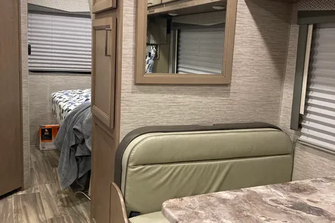 Kim Minh's Thor Motor Coach Four winds 2022 Class C