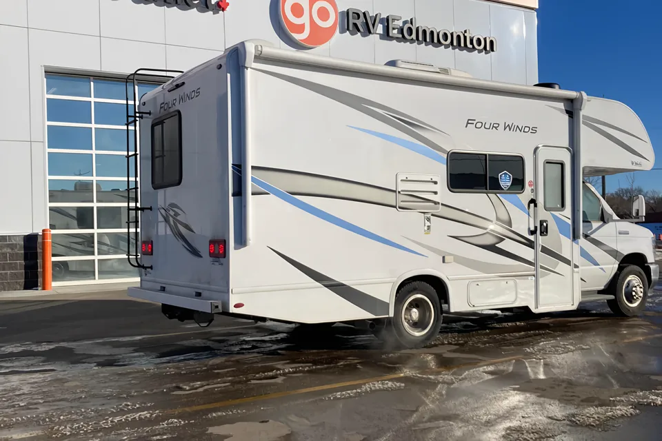 Kim Minh's Thor Motor Coach Four winds 2022 Class C