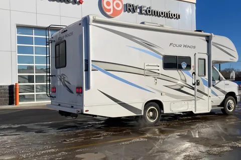 Kim Minh's Thor Motor Coach Four winds 2022 Class C
