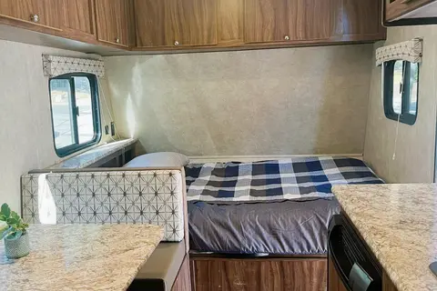 Tomes Forest River Viking Saga Travel Trailer