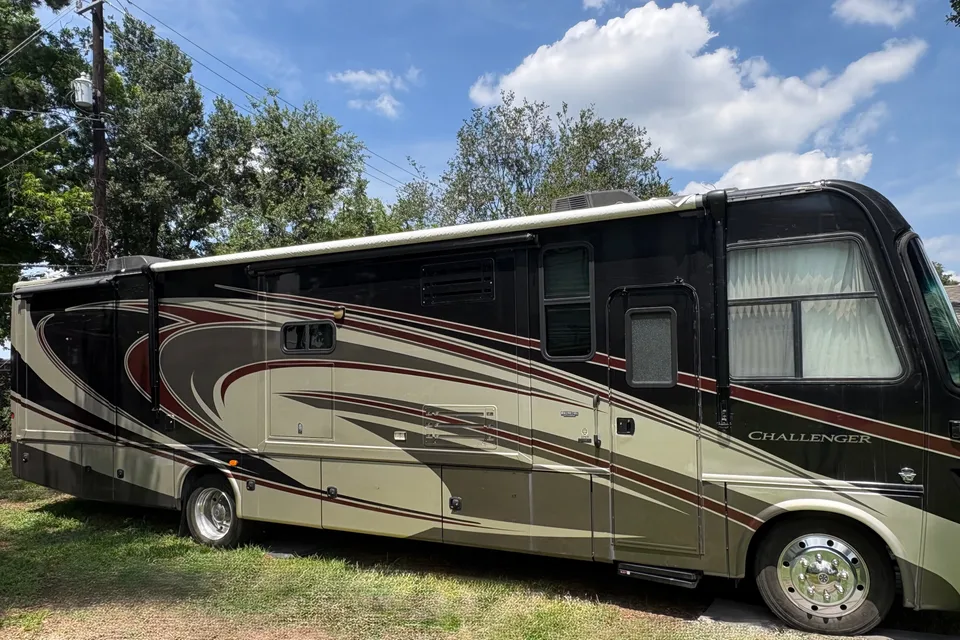 Executive Thor Challenger 37dt Motor Coach Class A