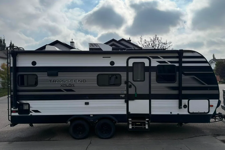 FlamingoDuo’s Grand Design Transcend XPlor 200MK Travel Trailer