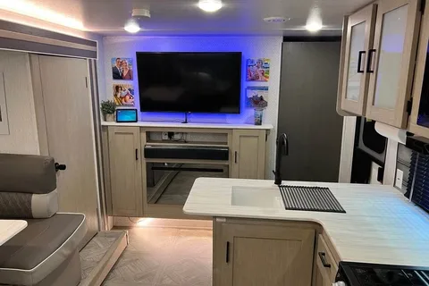 Family Bunkhouse Forest River Wildwood X-Lite 240BHXL