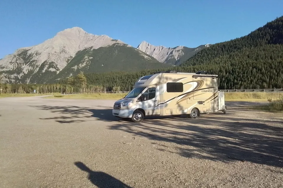Johanne's Thor Motor Coach Compass Class B