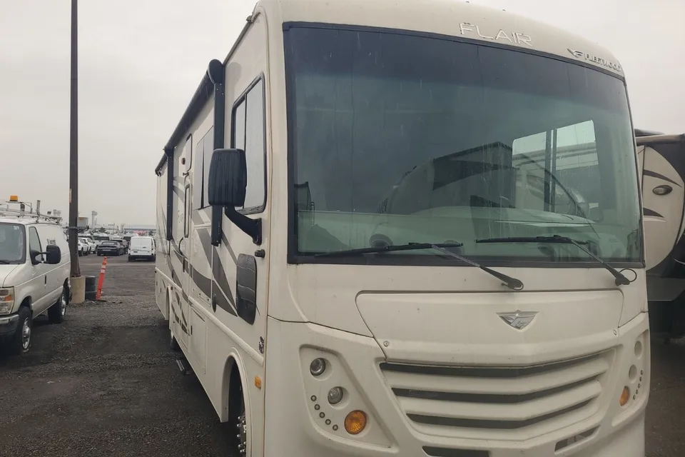 Modern Fleetwood Flair Class A