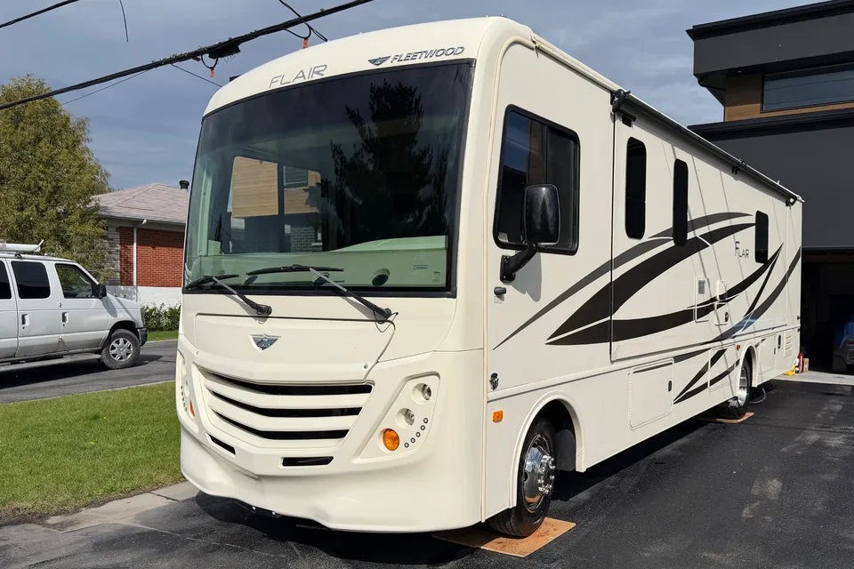 Modern Fleetwood Flair Class A