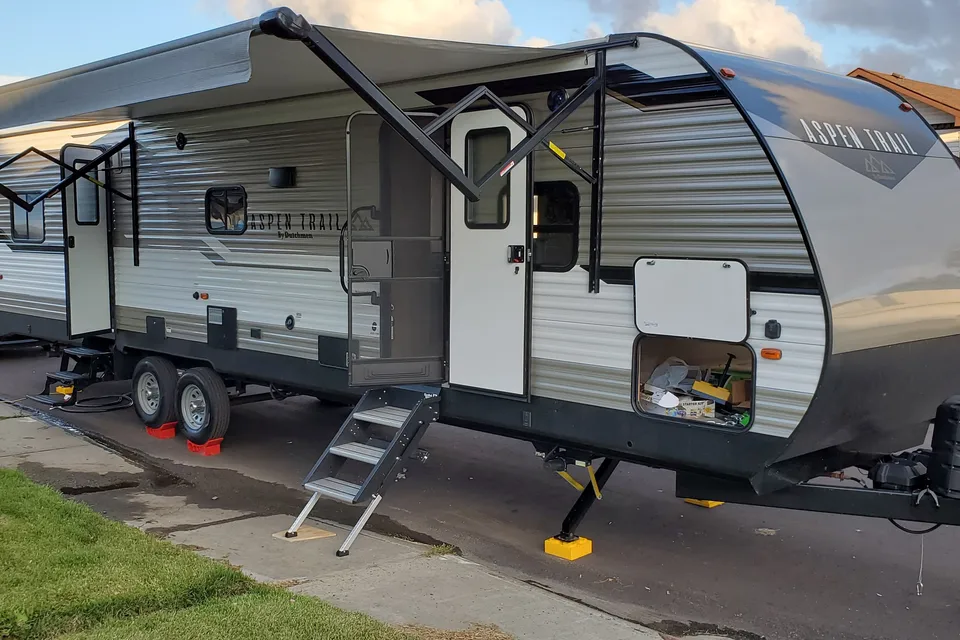 Gerry's Dutchmen Aspen Trail 3251TH Toy Hauler