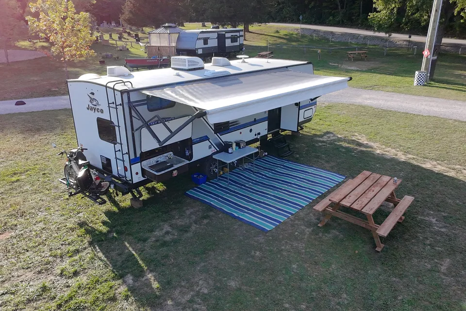 Darby's Jayco JayFeather 25BH Travel Trailer