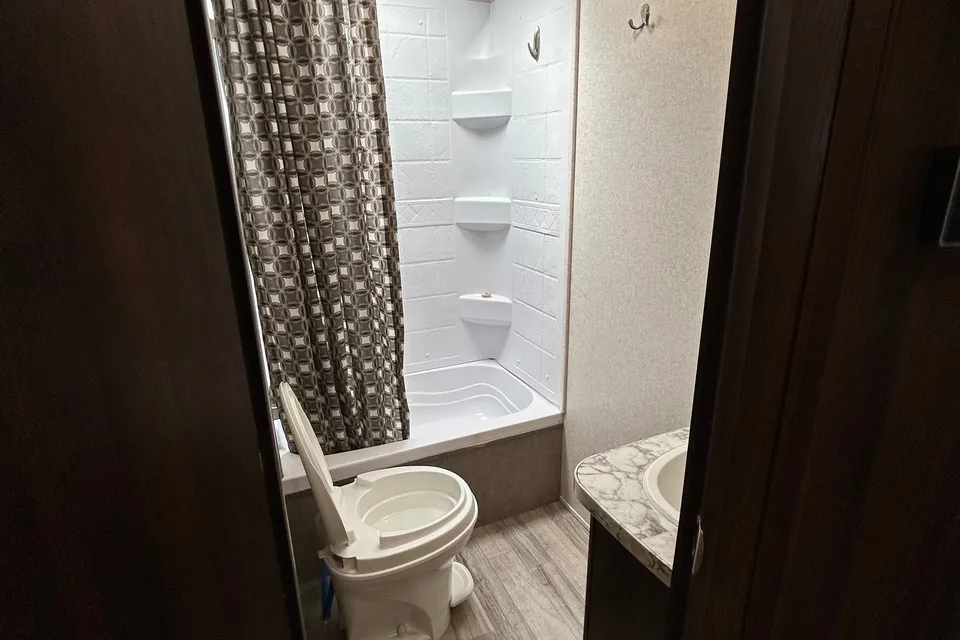 Darby's Jayco JayFeather 25BH Travel Trailer
