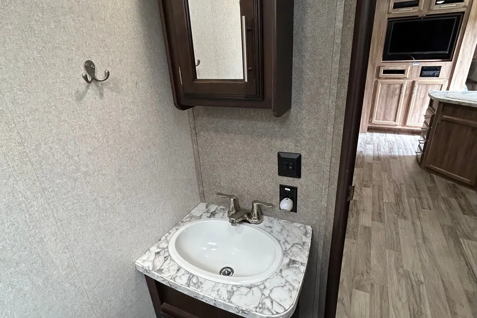 Darby's Jayco JayFeather 25BH Travel Trailer