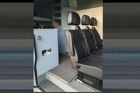 Chao's Mercedes-Benz sprinter 2500 Class B
