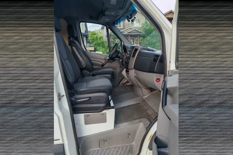 Chao's Mercedes-Benz sprinter 2500 Class B