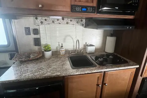 The Family Camper (Free Napa or Sonoma Pick up)